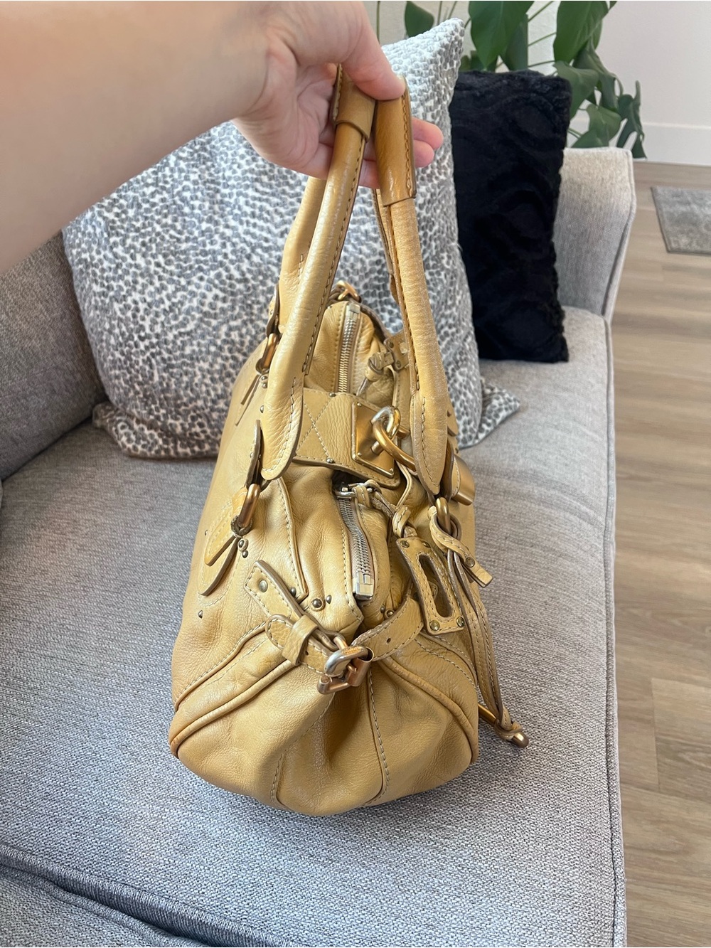 Chloe Paddington Tan Beige Mustard Leather Handbag with Gold Accents - Picture 4 of 16